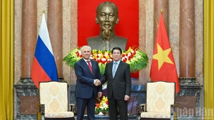 El presidente vietnamita, Luong Cuong, y el titular de la Duma Estatal de Rusia, Vyacheslav Volodin.