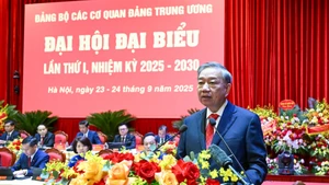 El secretario general del Partido Comunista de Vietnam, To Lam, insta a las organizaciones partidistas de los órganos centrales a servir como el “Estado Mayor Estratégico” del Partido. (Foto: Nhan Dan)