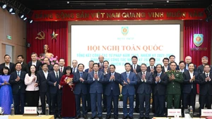 [Foto] Premier vietnamita asiste a conferencia de balance del sector judicial