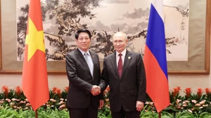 El presidente vietnamita, Luong Cuong, se reúne con su par ruso, Vladimir Putin. (Foto: Lam Khanh/VNA)