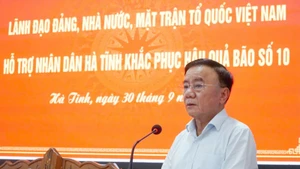 El miembro del Buró Político e integrante permanente del Secretariado del Comité Central del Partido Comunista de Vietnam, Tran Cam Tu, en el evento (Foto: dangcongsan.org.vn)