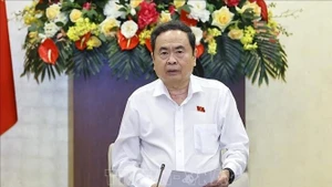 El presidente de la Asamblea Nacional de Vietnam, Tran Thanh Man, habla en la sesión. (Foto: VNA)
