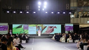 En la ceremonia de apertura (Foto: congthuong.vn)