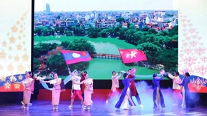 Una actuación artística en el evento. (Foto: Viet Hung)
