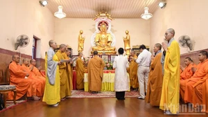 La ceremonia se celebra en la pagoda Pho Phuoc de Bangkok.