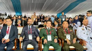 La delegación vietnamita está encabezada por el mayor general Nguyen Ba Luc, subjefe del Estado Mayor General del Ejército Popular de Vietnam (centro). (Foto: VNA)