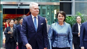 [Foto] Presidente lituano inicia su visita oficial a Vietnam
