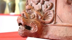 Una obra de la cerámica antigua de Quang Duc. (Foto: VNA)