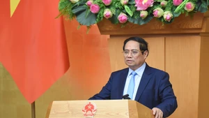 El primer ministro vietnamita, Pham Minh Chinh, habla en el evento. (Foto: VNA)