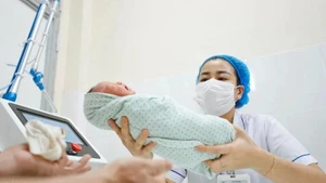 Niño recién nacido en un hospital. (Fuente: VNA)
