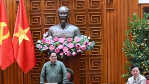 [Foto] Premier de Vietnam urge a construir un nuevo puente sobre el río Lo