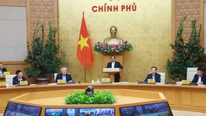 El primer ministro de Vietnam, Pham Minh Chinh, preside la reunión mensual del Gobierno (Foto: VNA)