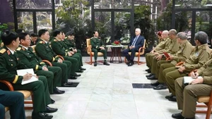 El General Nguyen Tan Cuong, jefe del Estado Mayor General y viceministro de Defensa fue recibido por el presidente de Cuba, Miguel Díaz-Canel Bermúdez (Fuente: VNA) 