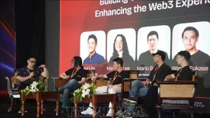 Expertos participan en un foro sobre tecnología celebrado en el marco de la Semana de Blockchain e Inteligencia Artificial de Vietnam. (Foto: VNA)