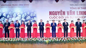 [Foto] Inauguran exposición sobre extinto secretario general Nguyen Van Linh 