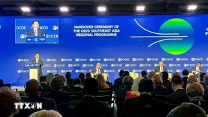 El ministro de Finanzas de Vietnam, Nguyen Van Thang, habla en el evento. (Fuente: VNA) 