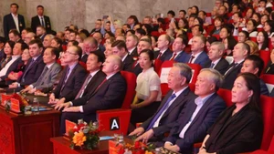 El secretario general del Partido Comunista de Vietnam, To Lam, asiste a la velada cultural "Alma rusa en el corazón de Vietnam”.