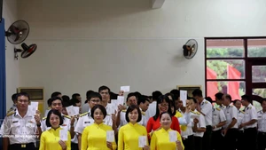 Votantes de la zona especial de Truong Sa participan en la jornada electoral nacional. (Fuente: VNA)