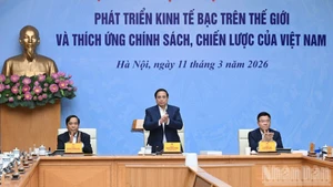 El primer ministro vietnamita, Pham Minh Chinh, habla en el evento. 