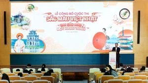 En el acto de lanzamiento.