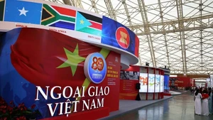 El stand del sector diplomático en la exposición sobre los logros de Vietnam. (Foto: VNA)