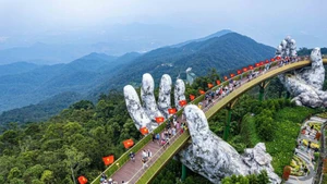 El Puente Dorado, un famoso lugar de visita en la ciudad de Da Nang. (Foto: VNA)