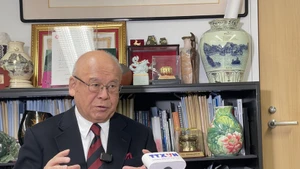 Takebe Tsutomu, asesor especial de la Alianza Parlamentaria de Amistad Japón-Vietnam y exsecretario general del Partido Liberal Democrático de Japón. (Foto: VNA)