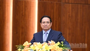 El primer ministro de Vietnam, Pham Minh Chinh, habla en la cita. (Foto: Nhan Dan)