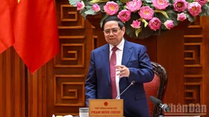 El primer ministro de Vietnam, Pham Minh Chinh, interviene en la reunión. (Foto: Nhan Dan)