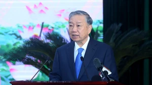 El secretario general del Partido Comunista de Vietnam, To Lam, interviene en el acto. (Foto: Nhan Dan)