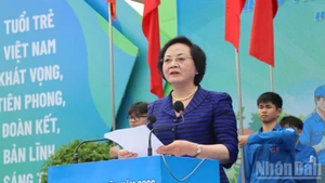 La viceprimera ministra Pham Thi Thanh Tra interviene en el acto. (Foto: Nhan Dan)