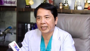 Heng LiHong, vicepresidente permanente y secretario general de la Asociación Empresarial Vietnam-Camboya, en la entrevista (Foto: VNA)