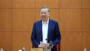 El secretario general del Partido Comunista de Vietnam, To Lam, interviene en la cita. (Foto: Nhan Dan)