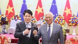 El presidente de Vietnam, Luong Cuong, y el titular del Consejo Europeo, António Costa, en el evento. (Foto: VNA)
