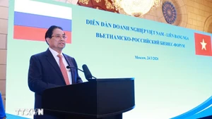El primer ministro de Vietnam, Pham Minh Chinh, interviene en el foro. (Foto: VNA)