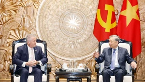 [Foto] Líder partidista de Vietnam se reúne con alto funcionario de la diplomacia estadounidense