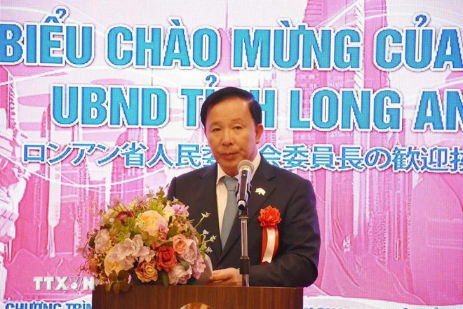 El presidente del Comité Popular de la provincia de Long An, Nguyen Van Ut, habla en el evento. (Foto: VNA) El presidente del Comité Popular de la provincia de Long An, Nguyen Van Ut, habla en el evento. (Foto: VNA)