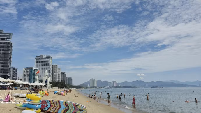 Un rincón de la playa de Nha Trang, en la provincia de Khanh Hoa, atrae a muchos turistas. (Fuente: VNA)
