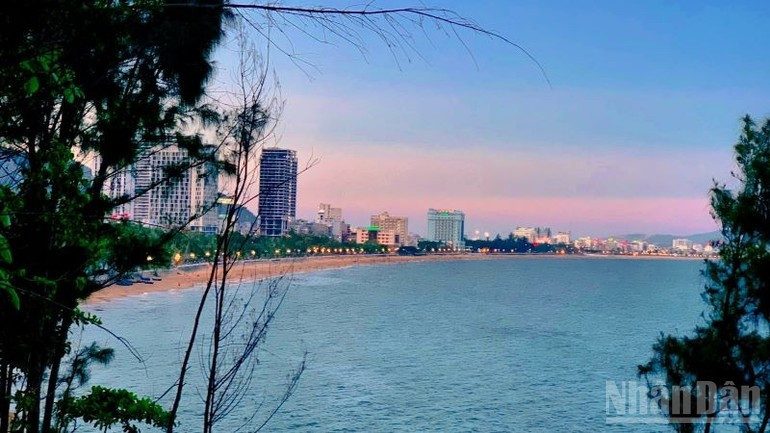 Quy Nhon ofrece las mismas comodidades que una ciudad moderna, con el añadido de un ambiente virgen y poco bullicioso.