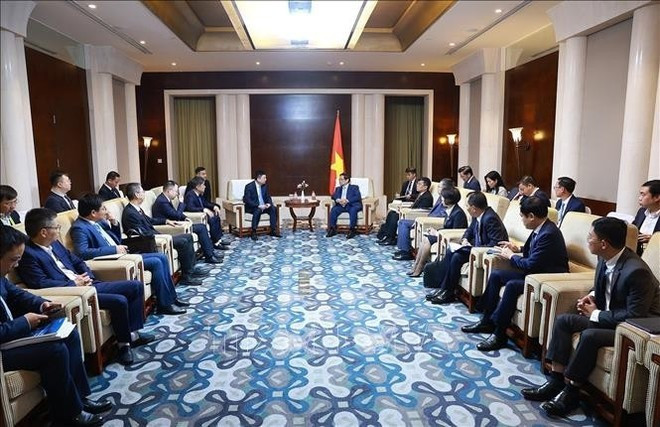El primer ministro de Vietnam, Pham Minh Chinh, recibe a Yang Weidong, presidente del Consejo de Administración del CHEC. (Foto: VNA) El primer ministro de Vietnam, Pham Minh Chinh, recibe a Yang Weidong, presidente del Consejo de Administración del CHEC. (Foto: VNA)