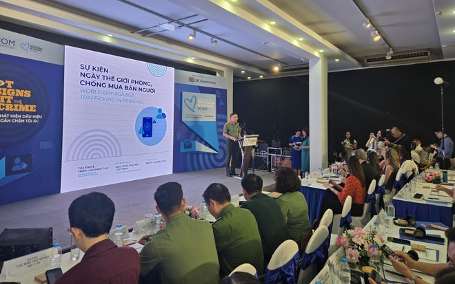 El coronel Le Hoang Duong, subdirector del Departamento de Asuntos Exteriores del Ministerio de Seguridad Pública, habla en el evento. (Fuente: VNA) El coronel Le Hoang Duong, subdirector del Departamento de Asuntos Exteriores del Ministerio de Seguridad Pública, habla en el evento. (Fuente: VNA)