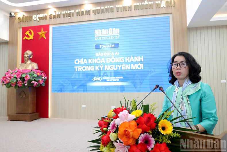 La jefa de la Redacción de Temas Especiales, Phan Thanh Phong.