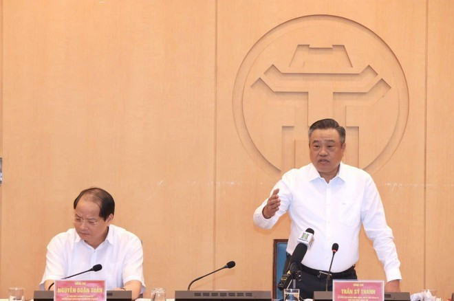 El presidente del Comité Popular de Hanói, Tran Sy Thanh, habla en la reunión. (Foto: VNA) El presidente del Comité Popular de Hanói, Tran Sy Thanh, habla en la reunión. (Foto: VNA)