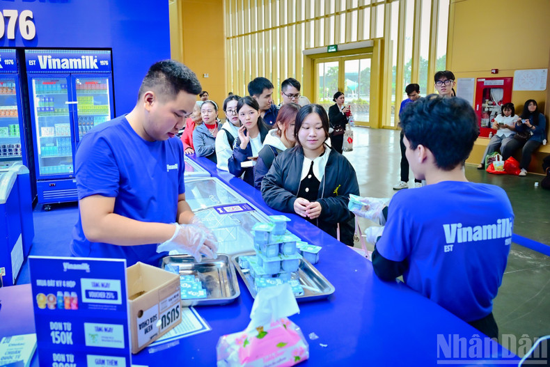 Además de exhibir y promocionar los productos, la feria también sirve de plataforma comercial efectiva en la que las empresas pudieron establecer contactos, ampliar sus cadenas de suministro y buscar oportunidades para desarrollar mercados de exportación.