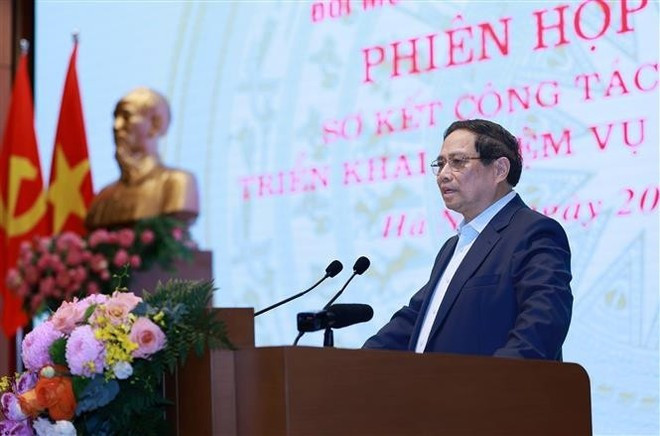 El primer ministro de Vietnam, Pham Minh Chinh, preside la tercera reunión del Comité Directivo del Gobierno sobre el desarrollo de la ciencia, la tecnología, la innovación, la transformación digital y el Proyecto 06. (Fuente: VNA) El primer ministro de Vietnam, Pham Minh Chinh, preside la tercera reunión del Comité Directivo del Gobierno sobre el desarrollo de la ciencia, la tecnología, la innovación, la transformación digital y el Proyecto 06. (Fuente: VNA)