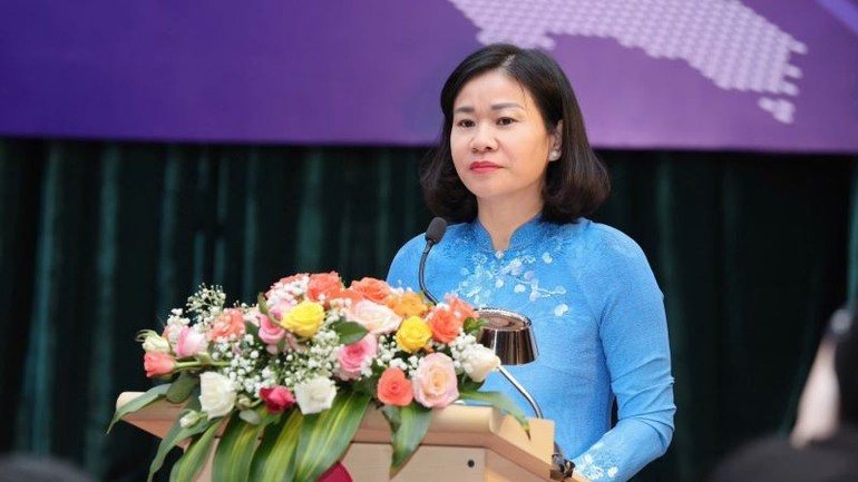La presidenta de la Asociación de Mujeres de Vietnam, Nguyen Thi Tuyen, habla en la cita. z6693198949855-052bd74a3763e85b19584522ac5ee690.jpg
