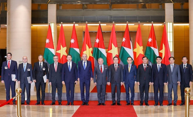 Delegados participantes en la reunión (Foto: VNA)