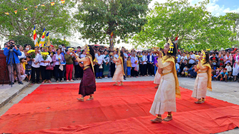 Una actuación del arte tradicional del pueblo Jemer en el festival.