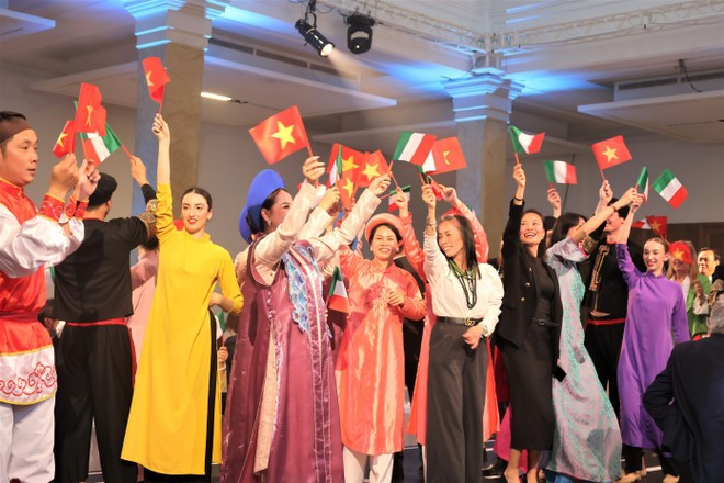 En el evento de promoción comercial entre Vietnam e Italia. (Fuente: VNA) En el evento de promoción comercial entre Vietnam e Italia. (Fuente: VNA)