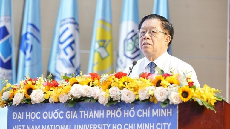 El jefe de la Comisión de Comunicación, Educación y Movilización de Masas del Comité Central, Nguyen Trong Nghia, habla en la cita. El jefe de la Comisión de Comunicación, Educación y Movilización de Masas del Comité Central, Nguyen Trong Nghia, habla en la cita.